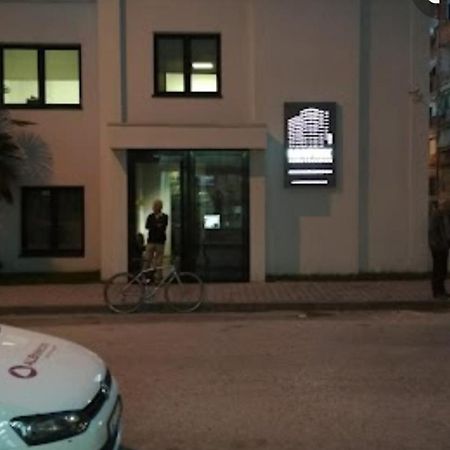 White Apartment تيرانا المظهر الخارجي الصورة