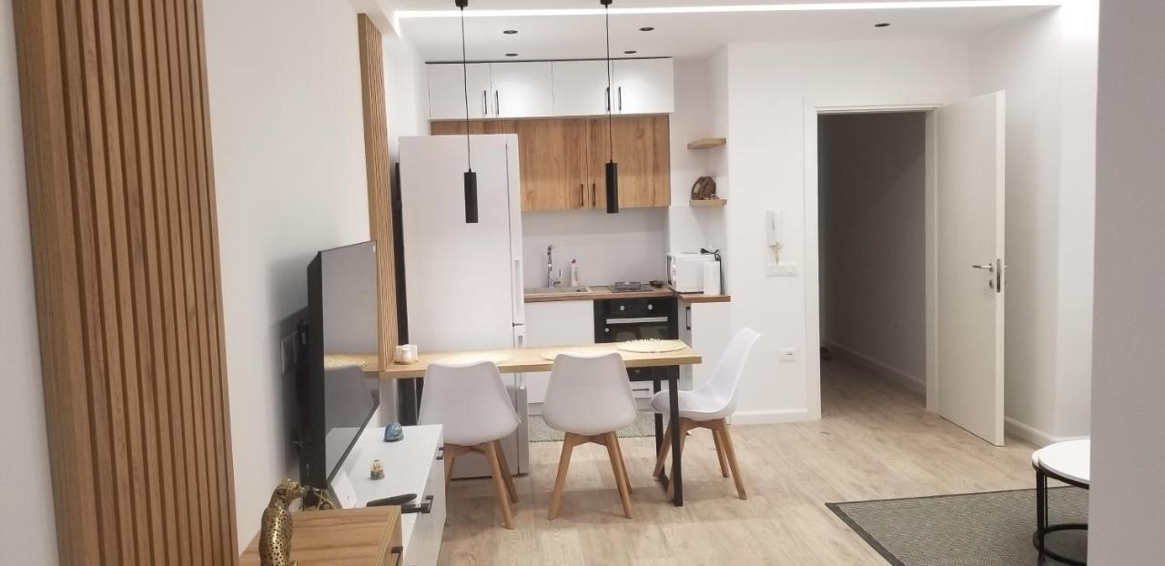 White Apartment تيرانا المظهر الخارجي الصورة